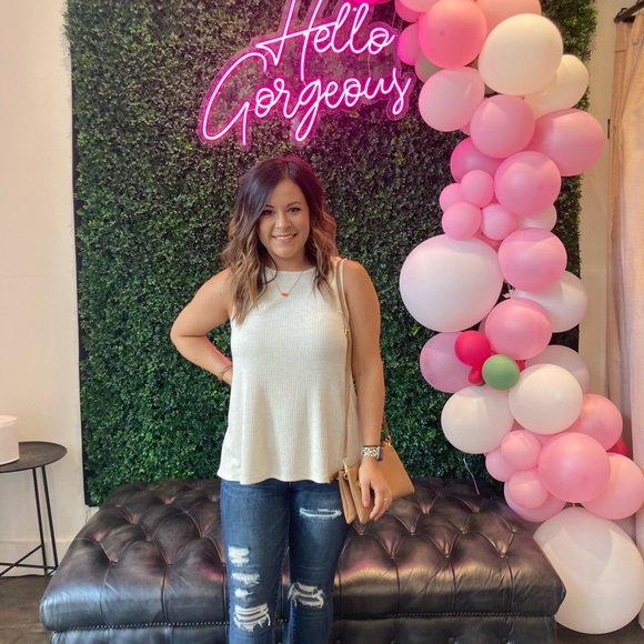 💜 Meet Your Posher 💜 - Picture 2 of 7